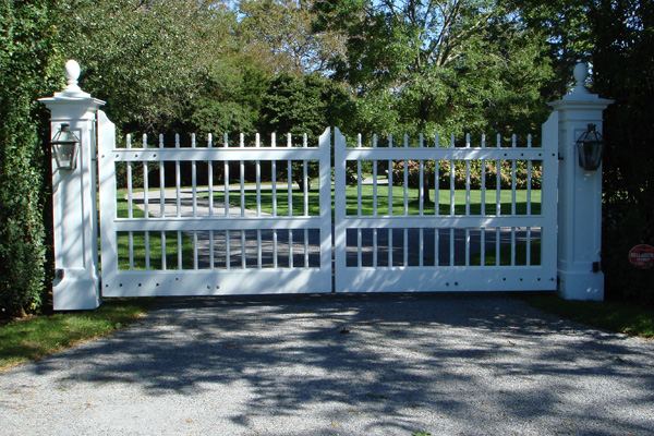 Automated Driveway Gates - East End Fence & Gate | East End Fence & Gate