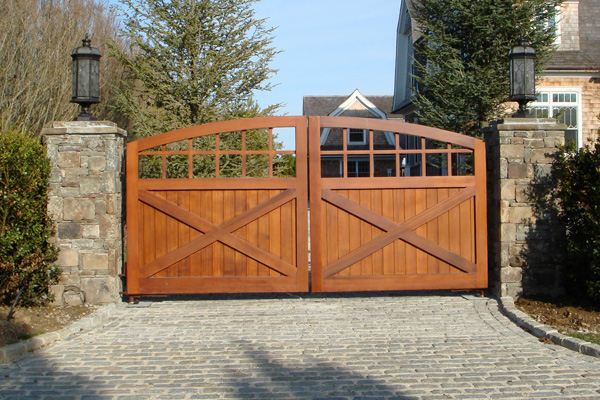 Automated Driveway Gates - East End Fence & Gate | East End Fence & Gate
